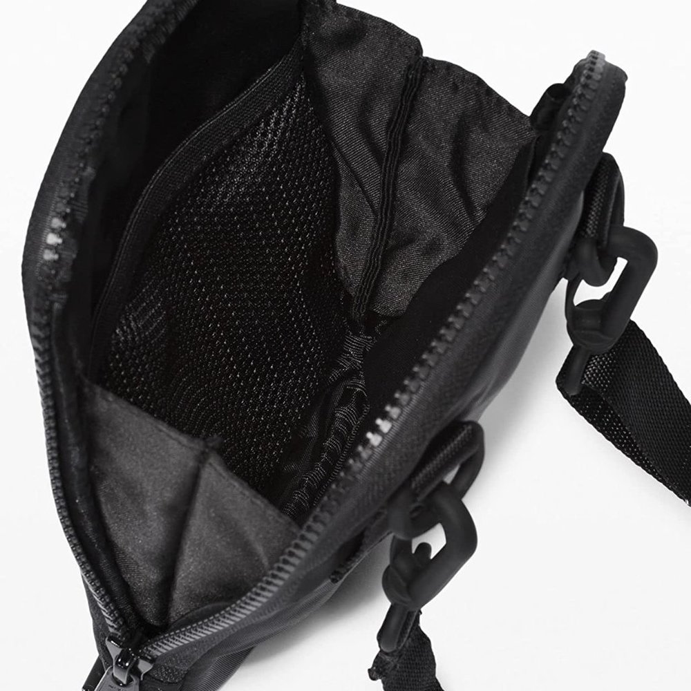 NEW lululemon athletic Access Crossbody Bag Fanny Pack Black White Logo Purse - Picture 6 of 8